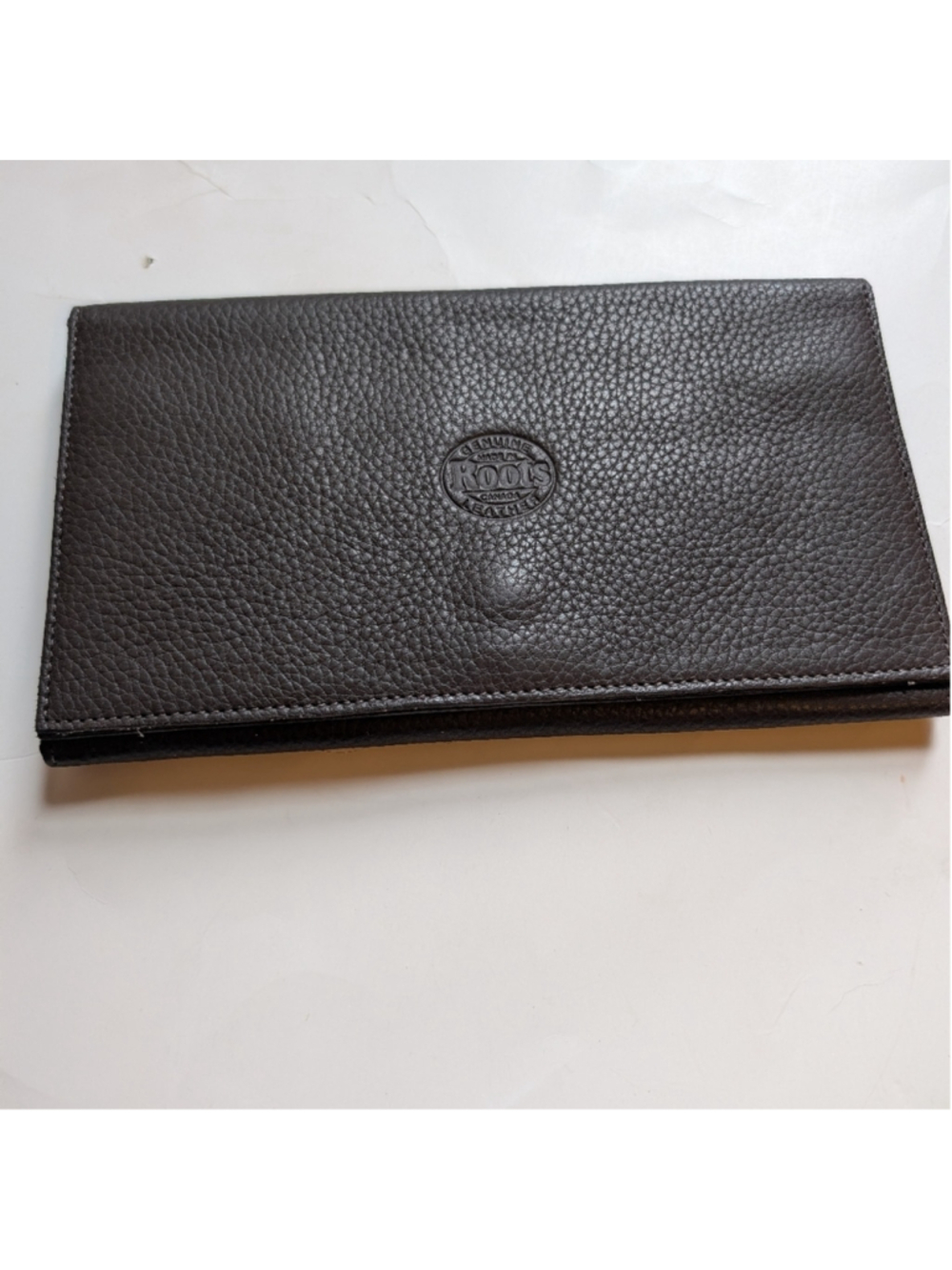 Roots Rich Brown Leather Travel Wallet In EUC